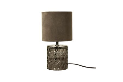 Bordlampe i grå glas med mønster, og grå velour lampeskærm fra speedtsberg